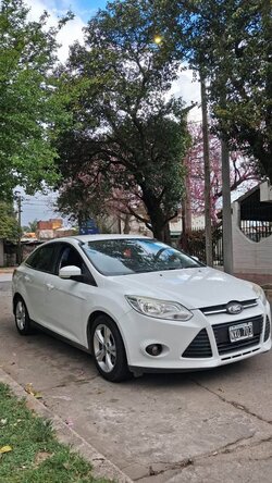 FORD FOCUS 2014 S 1.6 EXCELENTE ESTADO